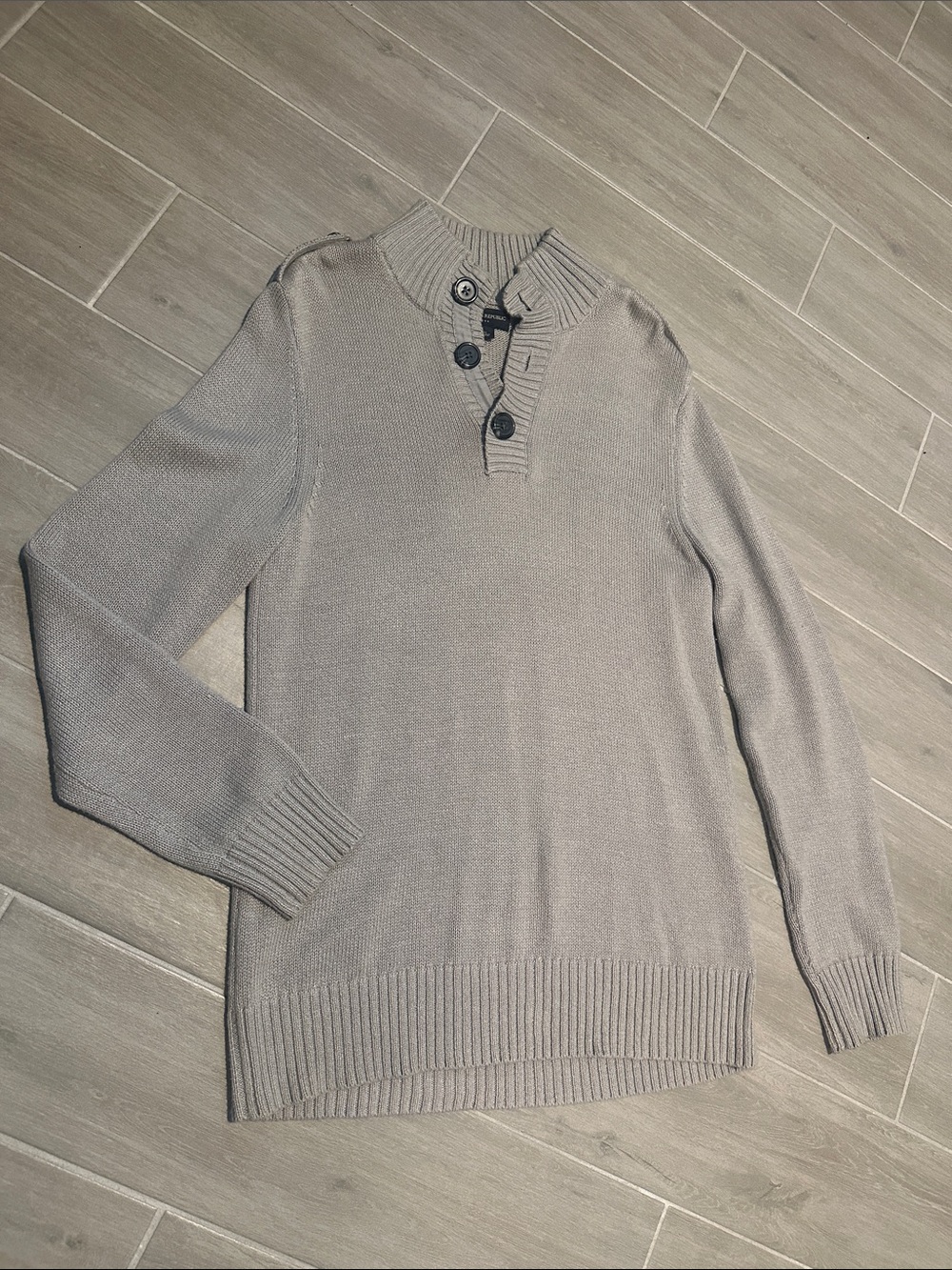 Banana Republic Men's Grey Button-Neck Sweater